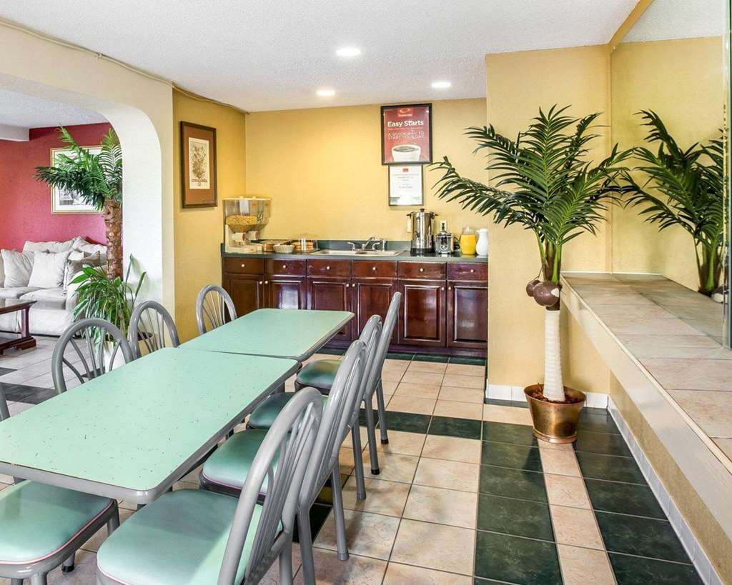 Econo Lodge Union City - Atlanta South Restaurant photo